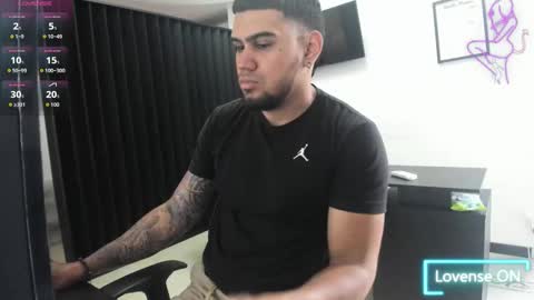 Snapshot of aaronhunter__ chatting on 03/20/26, 05:18 ig aaron hunter123 online show from 03/20/26, 05:18