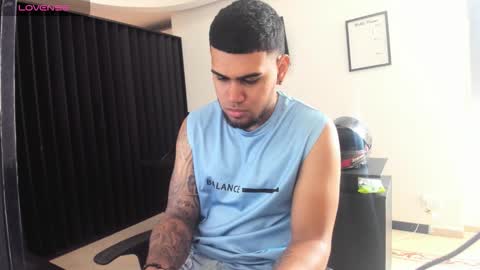 Snapshot of aaronhunter__ chatting on 03/21/26, 01:58 ig aaron hunter123 online show from 03/21/26, 01:58