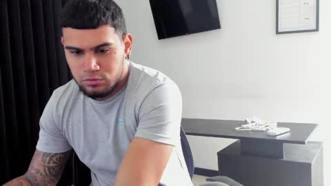 Snapshot of aaronhunter__ chatting on 03/30/26, 02:18 ig aaron hunter123 online show from 03/30/26, 02:18