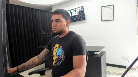 Snapshot of aaronhunter__ chatting on 04/10/26, 03:28 ig aaron hunter123 online show from 04/10/26, 03:28