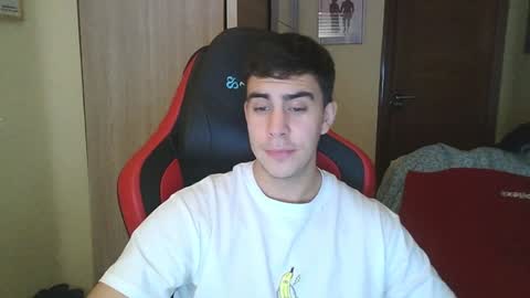 Snapshot of aaronlavine chatting on 12/10/24, 05:11 aaronlavine online show from 12/10/24, 05:11