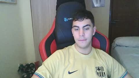 Snapshot of aaronlavine chatting on 12/28/24, 05:35 aaronlavine online show from 12/28/24, 05:35