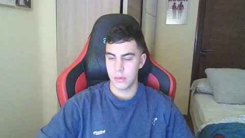 Snapshot of aaronlavine chatting on 02/01/25, 06:51 aaronlavine online show from 02/01/25, 06:51