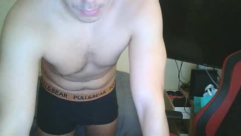 Snapshot of aaronlavine chatting on 11/19/25, 03:56 aaronlavine online show from 11/19/25, 03:56