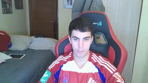 Snapshot of aaronlavine chatting on 02/18/26, 04:58 aaronlavine online show from 02/18/26, 04:58