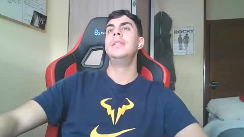 Snapshot of aaronlavine chatting on 04/20/26, 03:04 aaronlavine online show from 04/20/26, 03:04