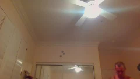 aaronprezent online show from 10/29/25, 08:49