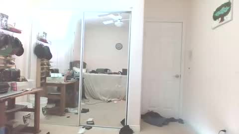 aaronprezent online show from 12/04/25, 06:55