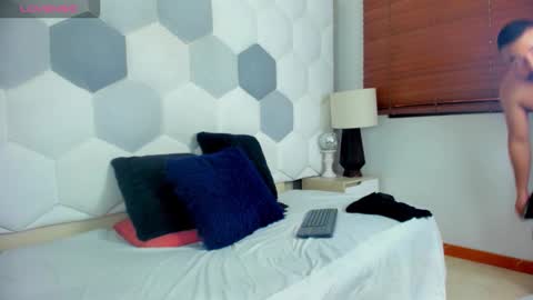 Aaron Vegaa online show from 01/12/26, 07:19