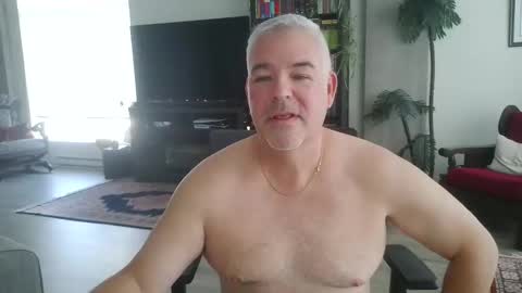 Snapshot of aarosteev chatting on 10/20/25, 03:56 Jason online show from 10/20/25, 03:56