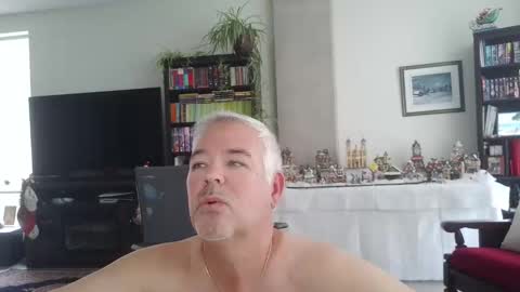 Snapshot of aarosteev chatting on 11/26/25, 03:13 Jason online show from 11/26/25, 03:13