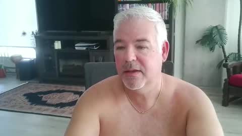 Snapshot of aarosteev chatting on 04/20/26, 01:03 Jason online show from 04/20/26, 01:03