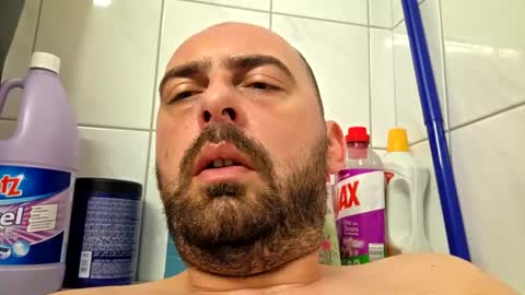 Snapshot of abas1986 chatting on 10/19/25, 08:37 abas1986 online show from 10/19/25, 08:37