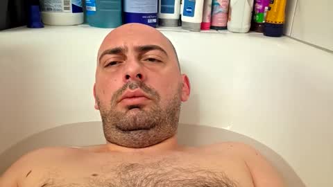 Snapshot of abas1986 chatting on 12/19/25, 09:38 abas1986 online show from 12/19/25, 09:38