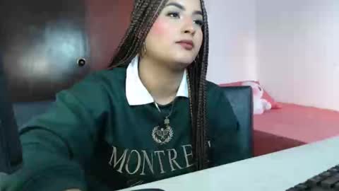 Snapshot of abbie777 chatting on 11/17/25, 09:42 abbie777 online show from 11/17/25, 09:42