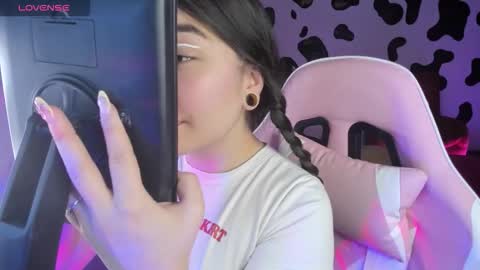 April online show from 11/06/25, 01:06