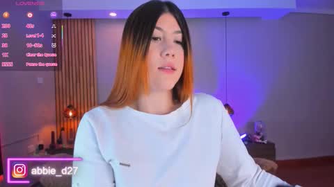 Abbie Edmond  online show from 10/25/25, 04:20