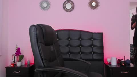 Abbigail Fuster  online show from 02/14/25, 11:10