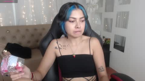 Snapshot of abbiross chatting on 12/02/24, 07:38 Abbi online show from 12/02/24, 07:38