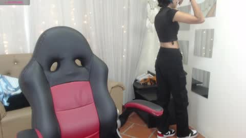 Snapshot of abbiross chatting on 12/11/24, 07:14 Abbi online show from 12/11/24, 07:14