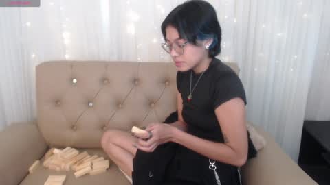 Snapshot of abbiross chatting on 12/22/24, 10:04 Abbi online show from 12/22/24, 10:04