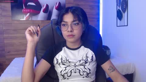 Snapshot of abbiross chatting on 12/24/24, 07:11 Abbi online show from 12/24/24, 07:11