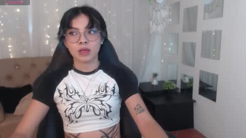 Snapshot of abbiross chatting on 12/28/24, 08:36 Abbi online show from 12/28/24, 08:36