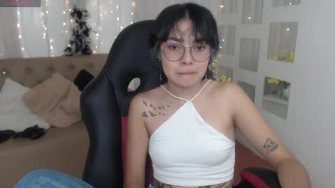 Snapshot of abbiross chatting on 01/10/25, 07:21 Abbi online show from 01/10/25, 07:21