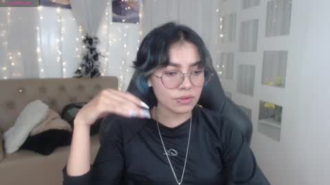 Snapshot of abbiross chatting on 01/13/25, 06:38 Abbi online show from 01/13/25, 06:38