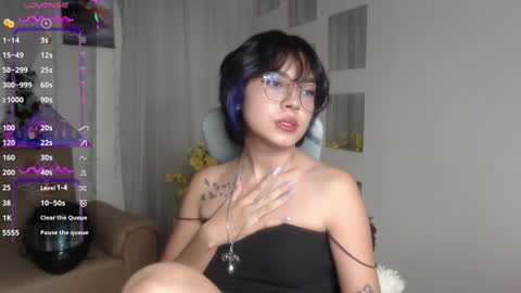 Snapshot of abbiross chatting on 01/27/25, 07:24 Abbi online show from 01/27/25, 07:24