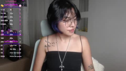 Snapshot of abbiross chatting on 01/27/25, 10:38 Abbi online show from 01/27/25, 10:38