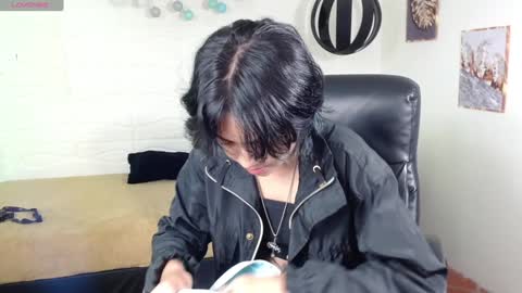 Snapshot of abbiross chatting on 02/08/25, 12:17 Abbi online show from 02/08/25, 12:17