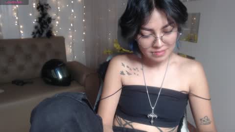 Snapshot of abbiross chatting on 02/08/25, 09:25 Abbi online show from 02/08/25, 09:25