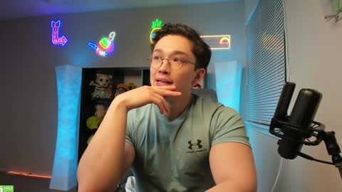 Snapshot of abbuddy920236 chatting on 12/12/24, 05:20 buddy online show from 12/12/24, 05:20