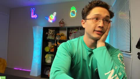 Snapshot of abbuddy920236 chatting on 12/21/24, 05:14 buddy online show from 12/21/24, 05:14