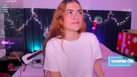 Snapshot of abby__murphy chatting on 11/25/25, 10:21 abby__murphy online show from 11/25/25, 10:21