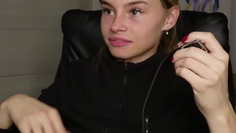 ABBY LAKER online show from 12/14/24, 09:56