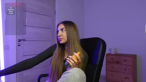 ABBY LAKER online show from 09/18/25, 05:04