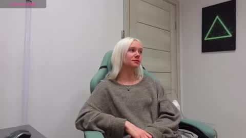 ABBY LAKER online show from 09/28/25, 05:57