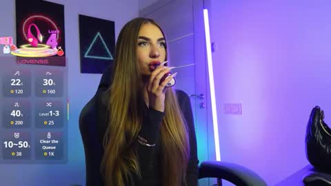 ABBY LAKER online show from 10/11/25, 06:12