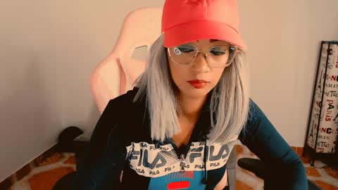 Snapshot of abby_liu chatting on 01/03/25, 06:24 May Imstagram online show from 01/03/25, 06:24