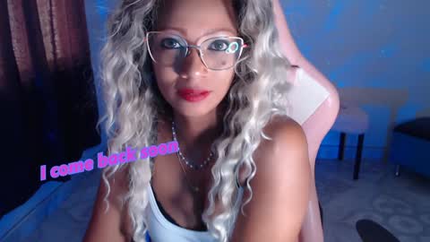 Snapshot of abby_liu chatting on 01/08/25, 09:34 May Imstagram online show from 01/08/25, 09:34
