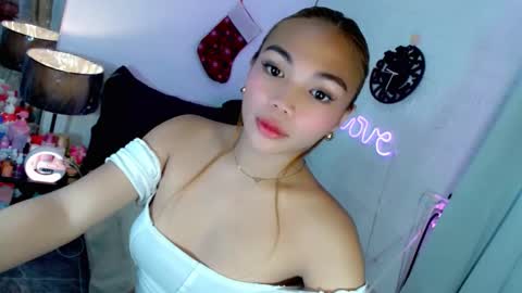 abby_luxpinay online show from 12/19/25, 08:38