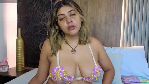 Abbygail online show from 10/11/25, 01:31