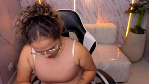 abby_russo_tx online show from 05/06/26, 03:24