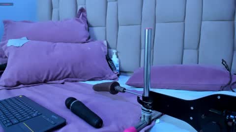 Snapshot of abbyadams23 chatting on 01/09/25, 02:22 abbyadams23 online show from 01/09/25, 02:22