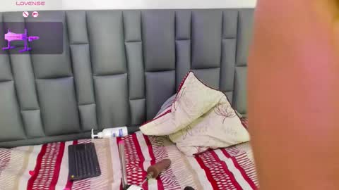 Snapshot of abbyadams23 chatting on 12/05/25, 04:10 abbyadams23 online show from 12/05/25, 04:10