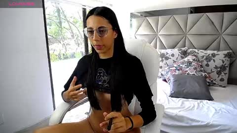 Snapshot of abbyevans__ chatting on 01/21/25, 05:51 Abby online show from 01/21/25, 05:51