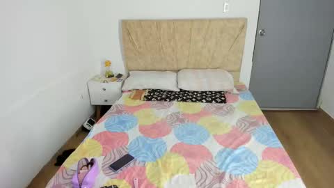 sara online show from 12/14/25, 12:49