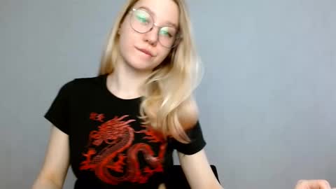 Snapshot of abbymoore__ chatting on 02/17/25, 09:24 Abby Lovense is active online show from 02/17/25, 09:24